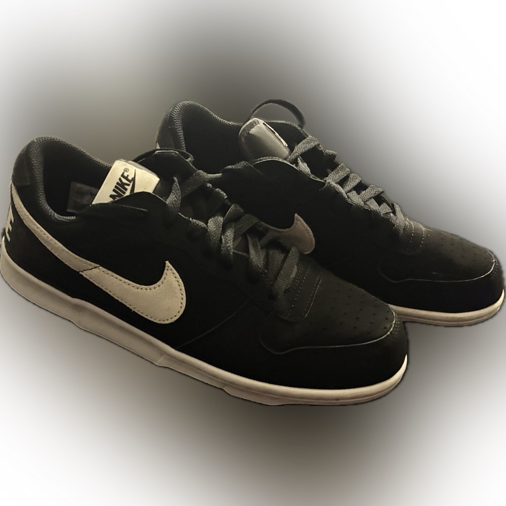 Nikes ‘Big Nike’ Low Top Sneaker in Black & White